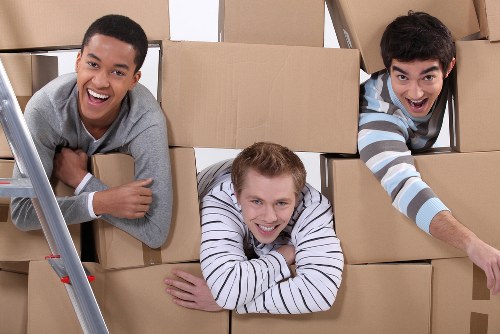 Estimator reviewing load-based removals pricing for a flat move